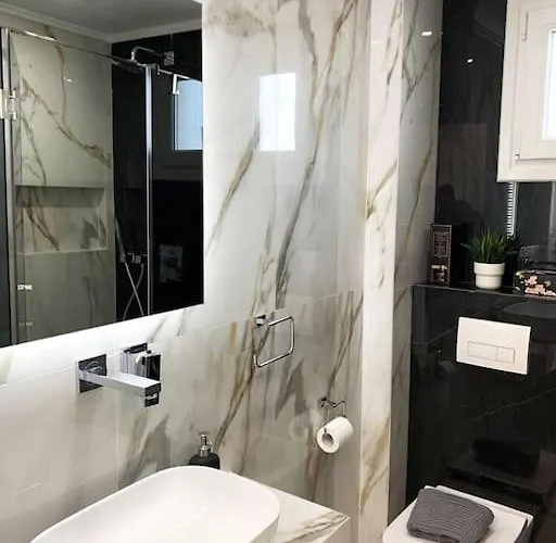 Daria's Luxury Apartment-the Hidden Gem Apartment *